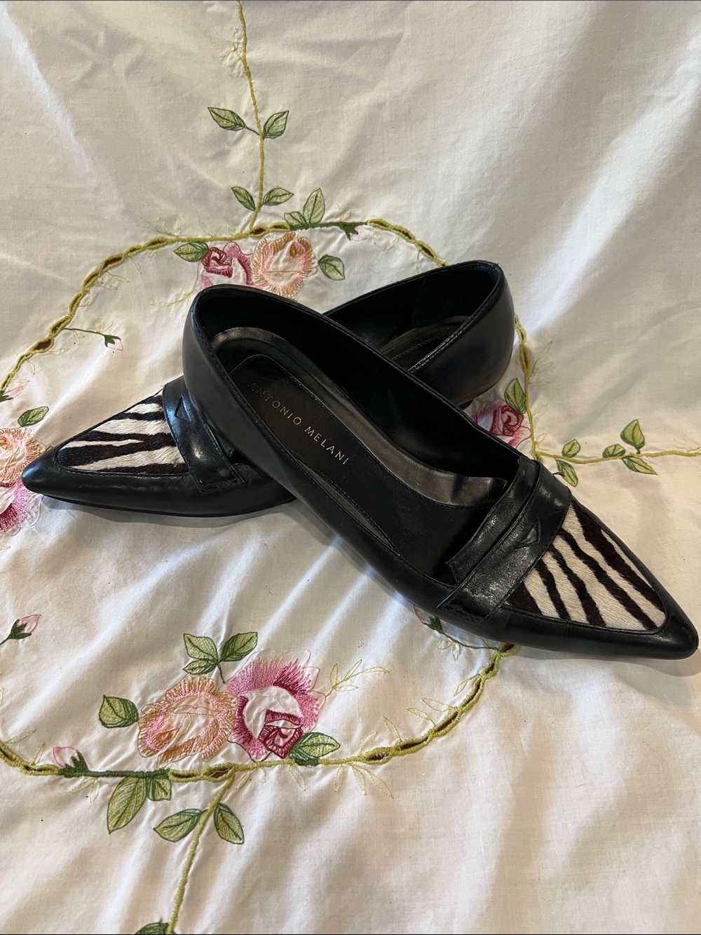 ANTONIO MELANI Black Pointed Toe Kitten Heels with Faux Zebra Hide Sz 8.5